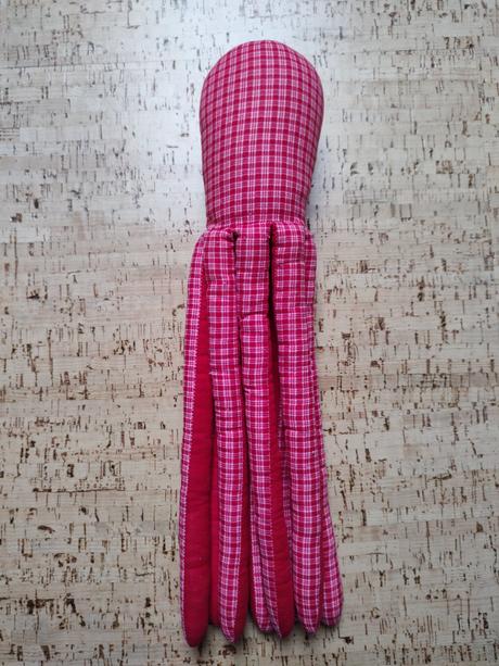 Plyšová červená chobotnica, 