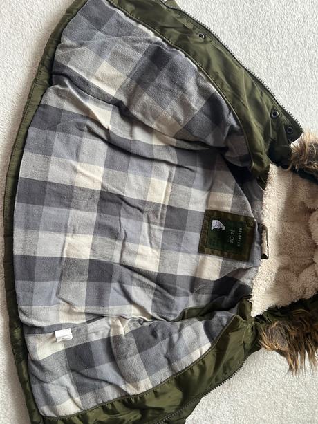 Vetrovka reserved, reserved,74