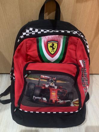 Školský batoch ferrari,
