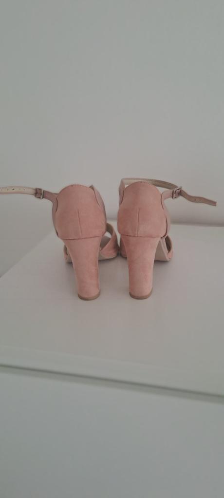 Ružové sandále, 38