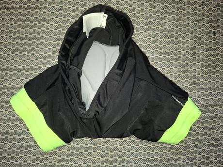 Cyklisticke sortky v top stave, 122