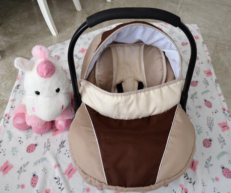 Autosedačka-, adbor