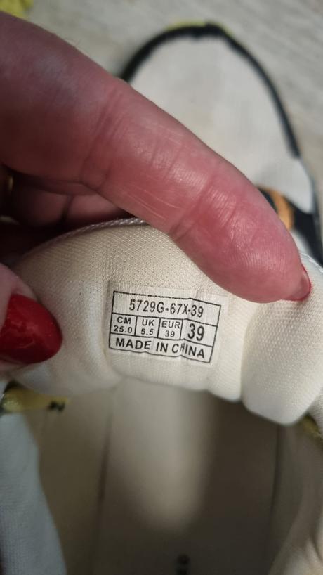 Tenisky, reserved,39