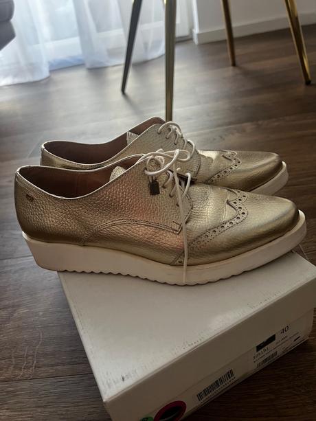 Zlaté kožené topánky zn. cuplé, 40