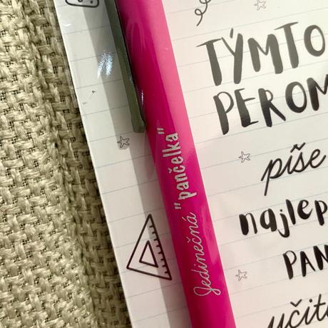 Pero jedinečná pančelka, 