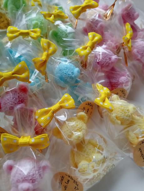 Darčeky do škôlky,školy k sviatku-mydielka mackov, 