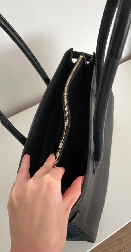 Kozena cierna kabelka znacky furla, furla