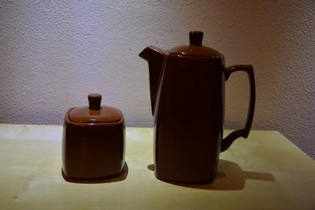 Čajník a cukornička,