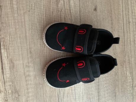 Ľahunké topánky, 24