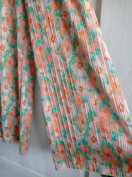 Plysovane nohavice širšieho strihu, zara,140