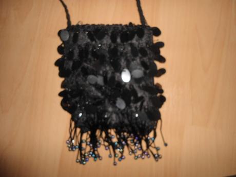 Mala cierna kabelka,