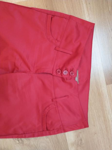 Lesklé slávn. nohavice, 38