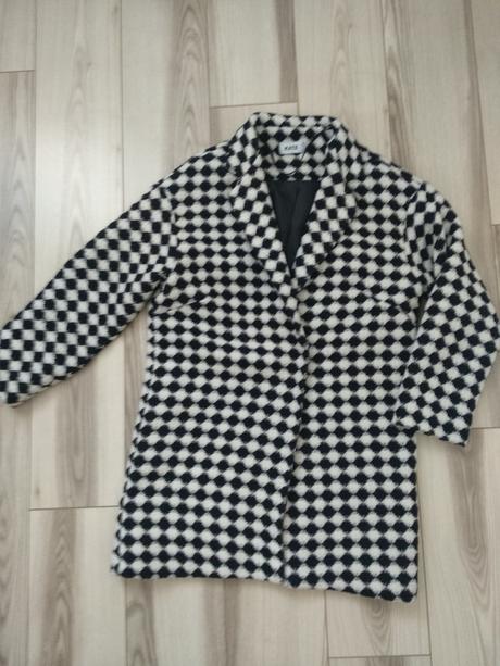 Čiernobiely kabat, s