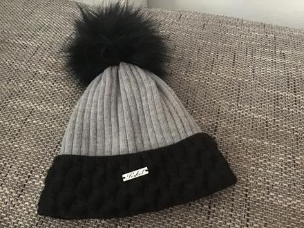 Čiapka s grngolcom, 