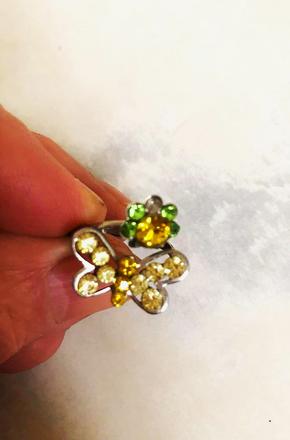 Dievčenský prsteň,