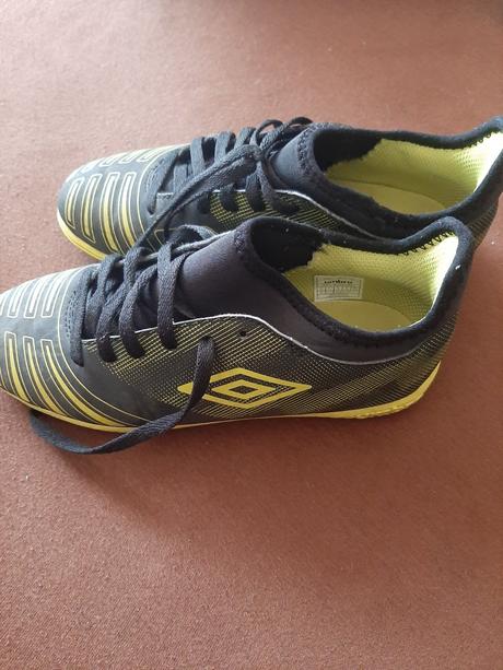 Halovky, umbro,35