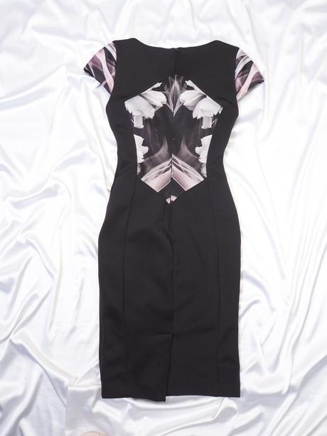 Elegantné šaty rinascimento, s