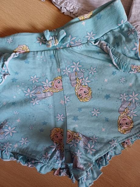2x frozen šortky, 104