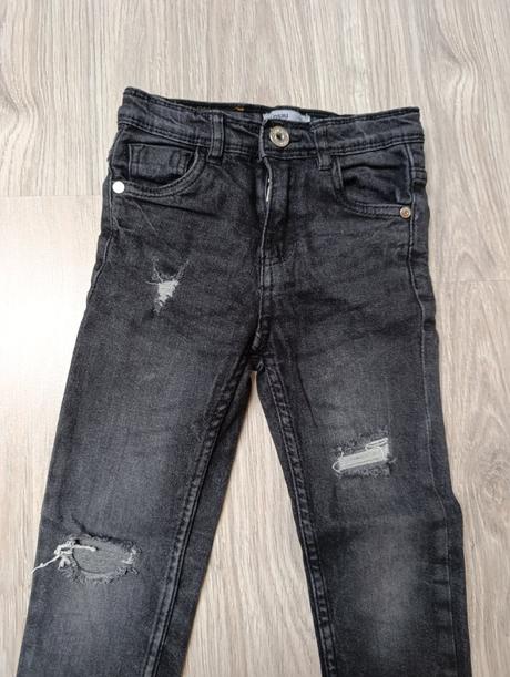 Chlapčenské čierne roztrhané rifle, sinsay,110