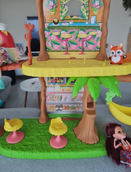 Cafe entchantimals domcek,