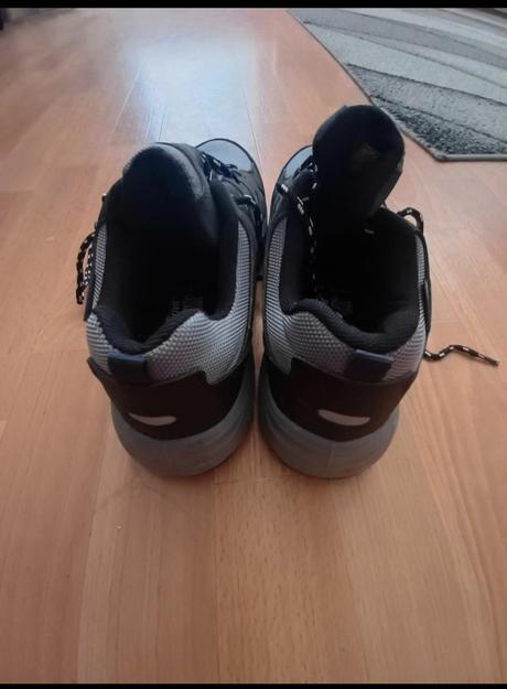 Trekové/turistické topánky, 40