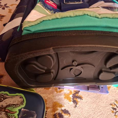 Školská taška +darujem peračník, 