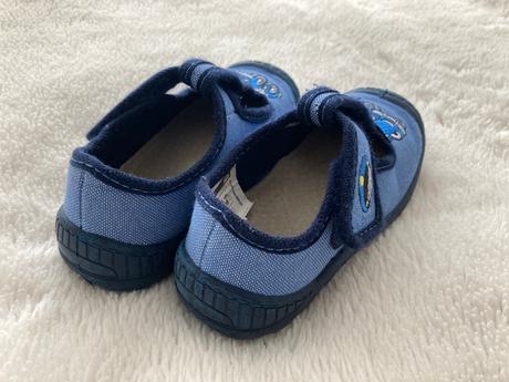 Papučky na suchý zips v.25, 25