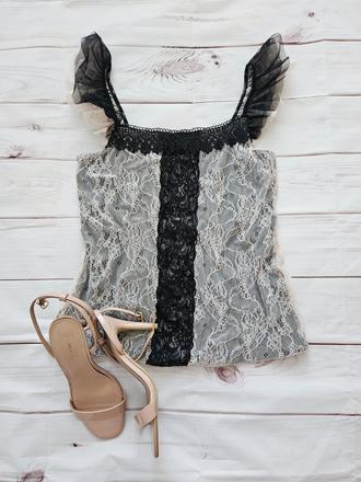 Krásna čipková blúzka, s