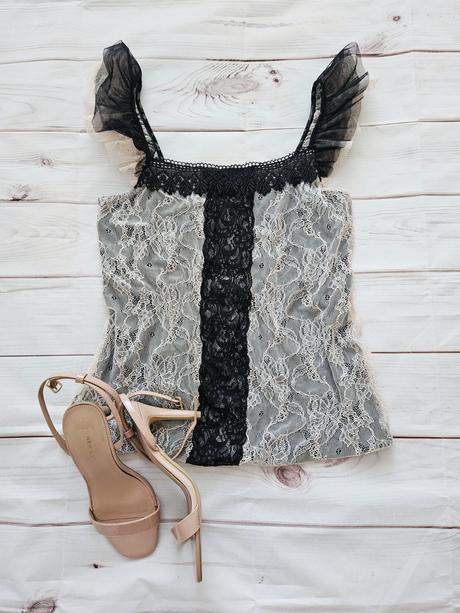 Krásna čipková blúzka, s