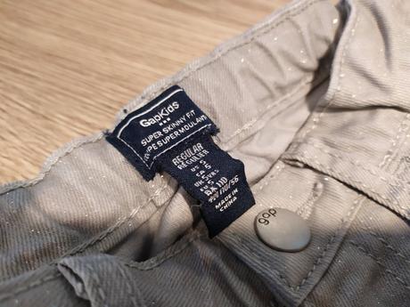 Strieborné nohavice, gap,110