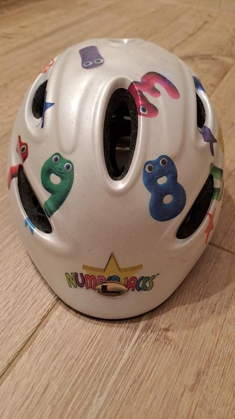 Detský bicykel a prilba, dema,16