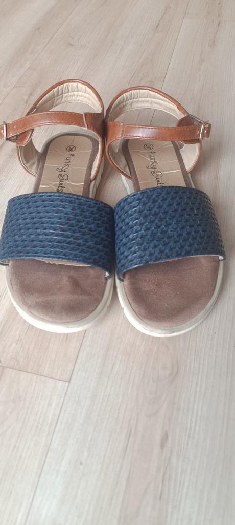 Sandálky, 36