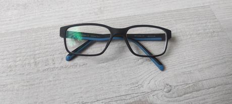 Rám na okuliare, pravé oko -0,75, ľavé -1, 