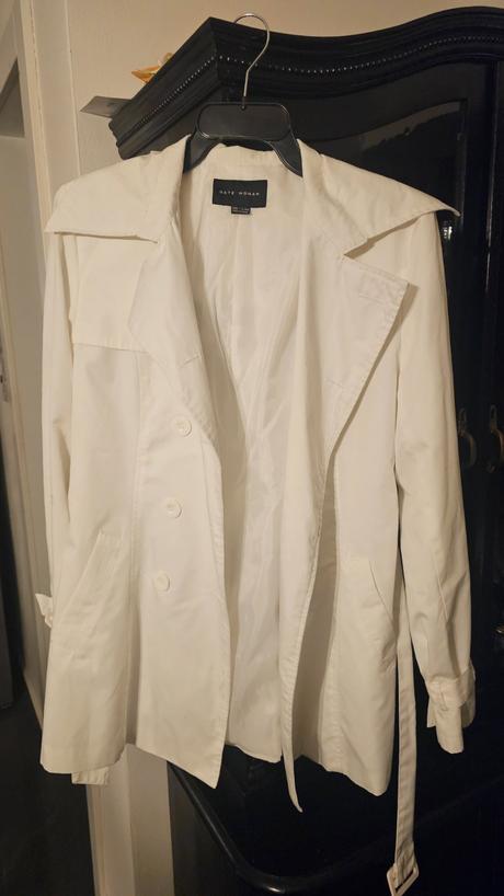 Biely trenčkot, plášť, gate,l