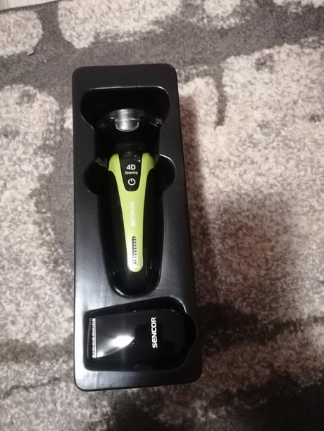 Pánsky holiaci strojcek, 