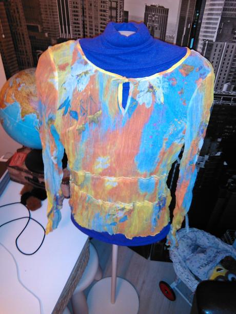 Farebný transparentný top, s