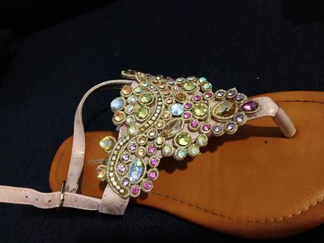 Sandálky s ozdobnými kamienkami, 36