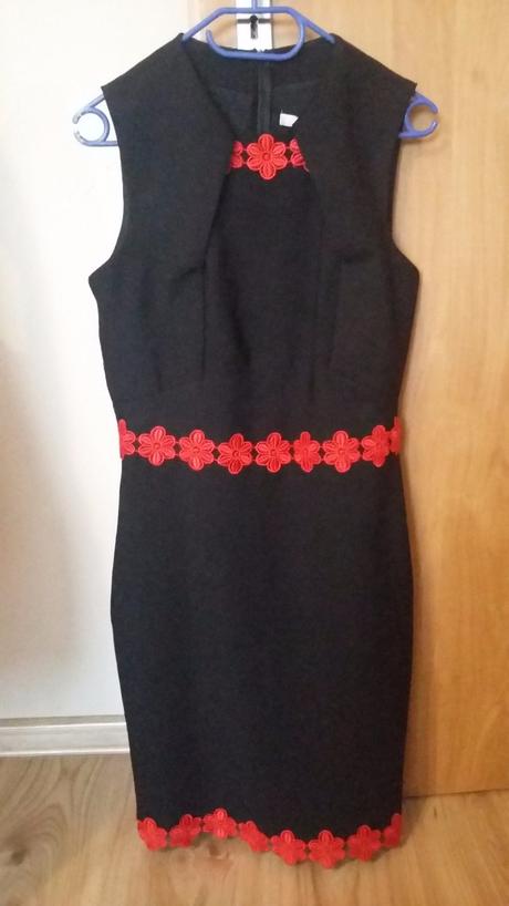 Spolocenske saty s cipkou, 40