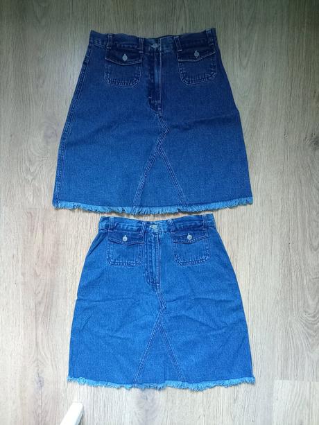 Dve rovnaké riflové sukničky, items,158