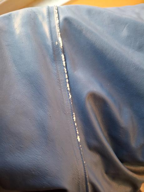 Nohavice do dazda, 122