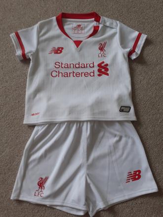 Dres liverpool, new balance,80