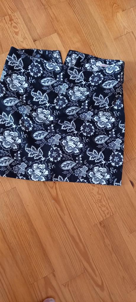 Pekná suknička, camaieu,40