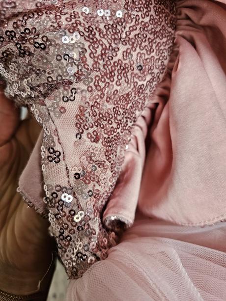 Luxusné tylové flitrované šaty, 104