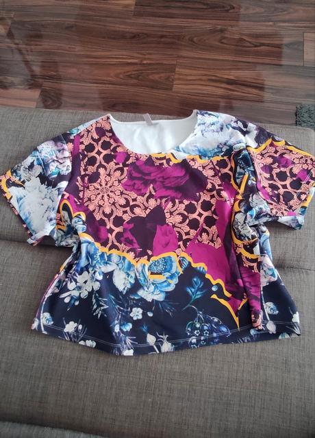 Neoprénový crop top asos, 52