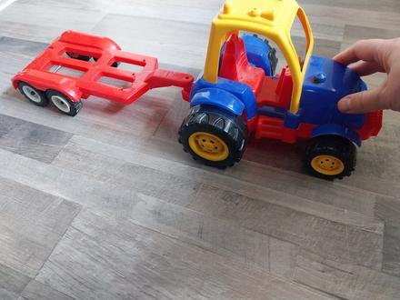 Traktor s vleckou,