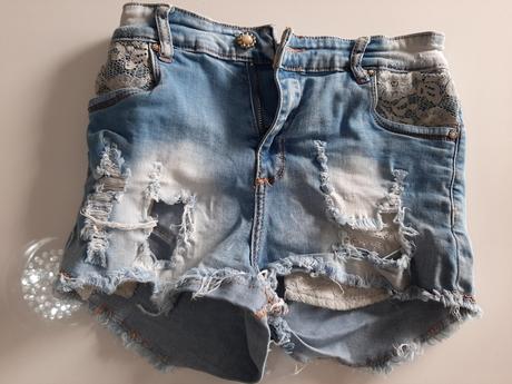 Nero su bianco šortky s krajkou, l