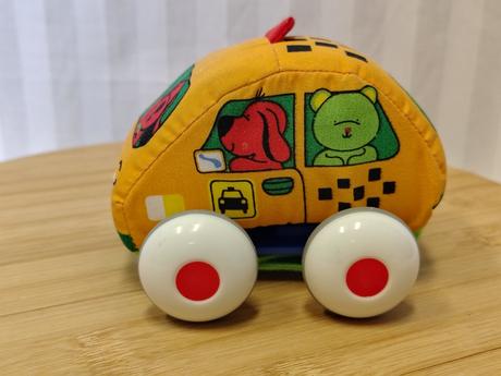 Naťahovacie autíčko taxík, melissa & doug, r. 2015,