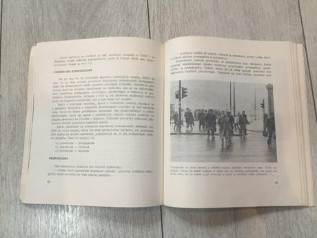 Kniha bomba motorizmus 1972, 