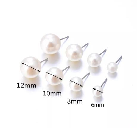 Sada perlových náušnic,