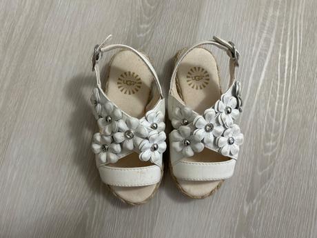 Ugg - minimálne nosené sandálky, ugg,25